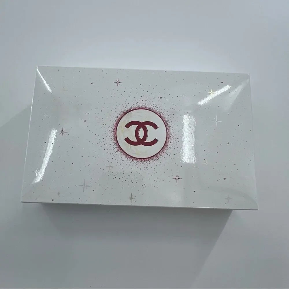 2022 Chanel Holiday Gift Set, Hydration On-Hand Essential Set pouch gold
